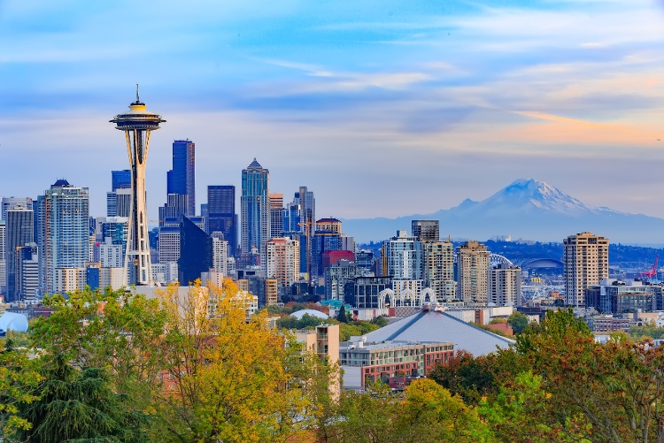 space-needle-and-seattle-downtown-picture-id507294292